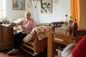 Älteren Nachbarn im Alltag helfen: Möglichkeiten, Grenzen und Rechtliches
