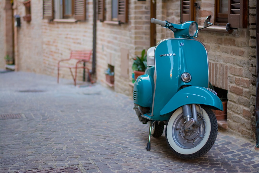 Das Vespa-Lebensgefühl: Wie ein Motorroller den Alltag bereichert und was man vor dem Kauf wissen sollte